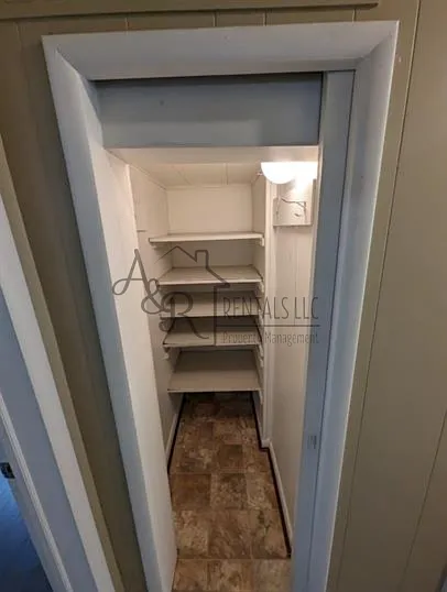 114 W Washington St — Photo 13