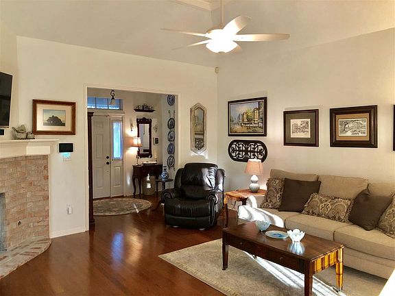 4th image of 3670 Augusta Dr