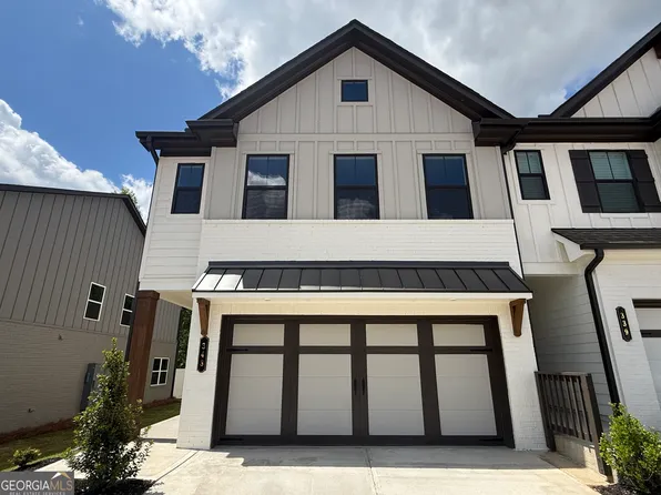 343 Brook Landing Cir, Auburn, GA 30011