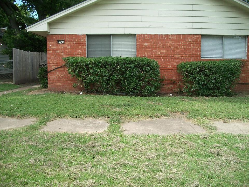 1st image of 1006 S Saint Louis Ave APT D