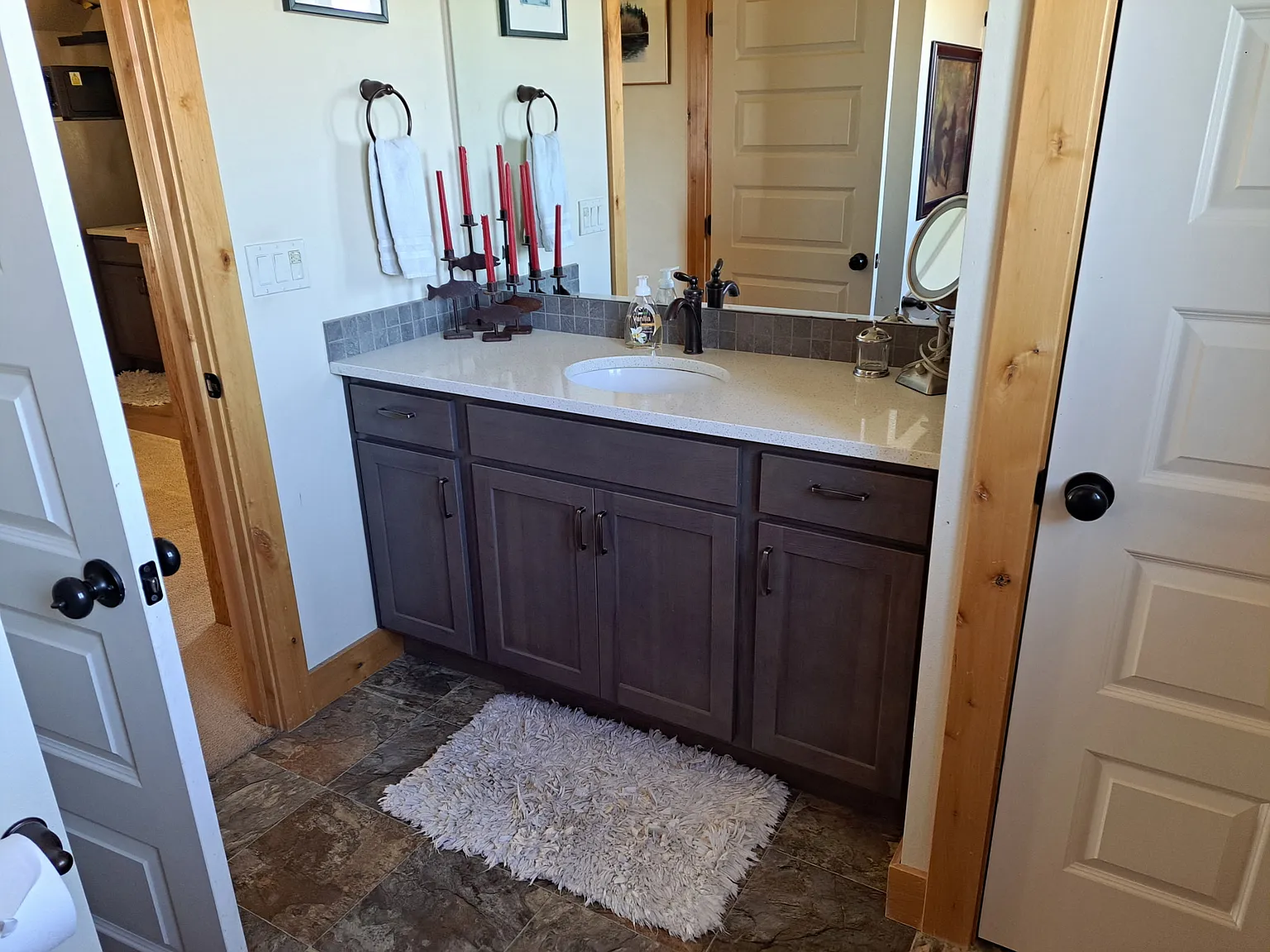 2 bed, 800 sqft, $1,600 — Photo 2