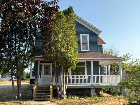 1710 10th Ave #1/2, Menominee, MI 49858