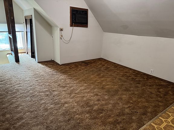 4th image of 187 Goundry St