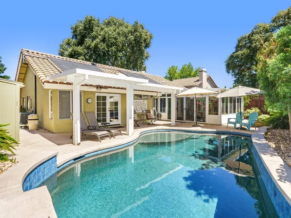 8304 Saint Simons Ct, Elk Grove, CA 95758