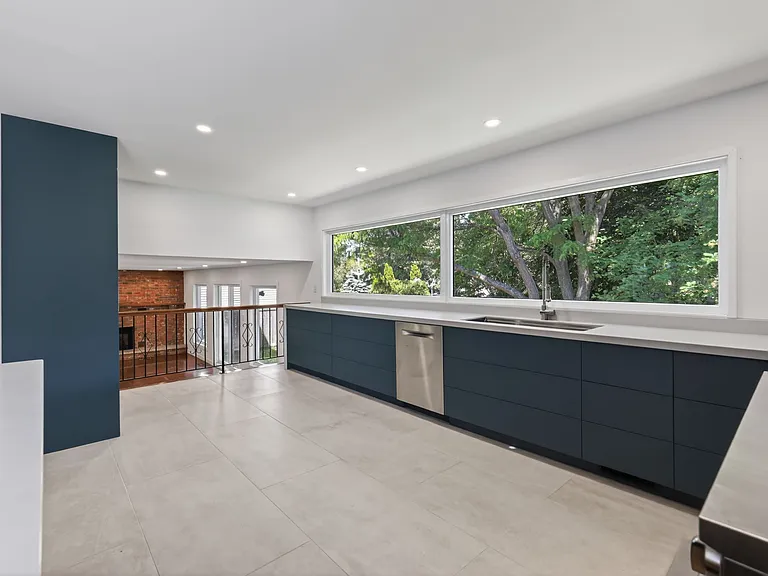 898 Explorer Ln — Photo 11