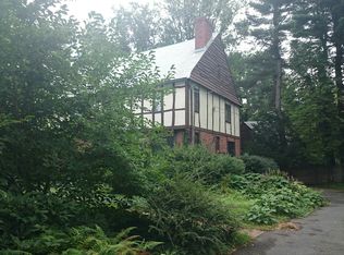 764 Hammond St, Brookline, MA 02467