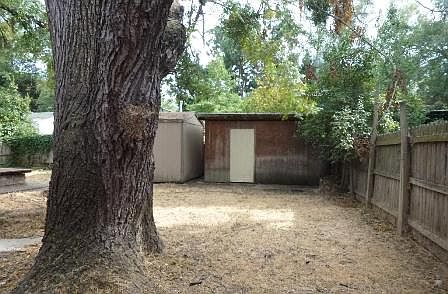 5th image of 1044 Azusa St