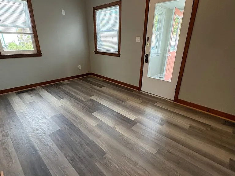 1115 Hollister Ave — Photo 10