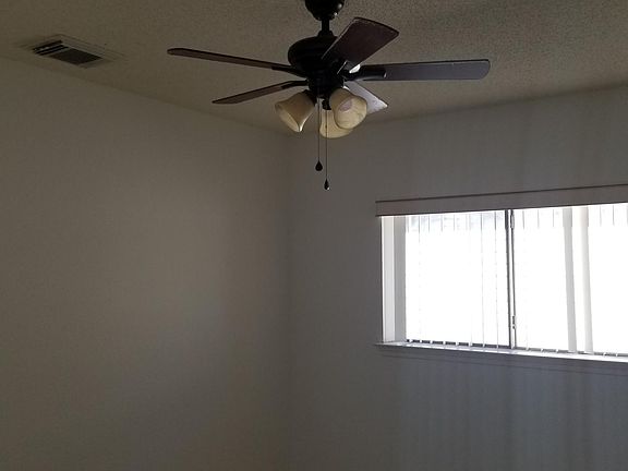 2nd image of 411 Territory Oak