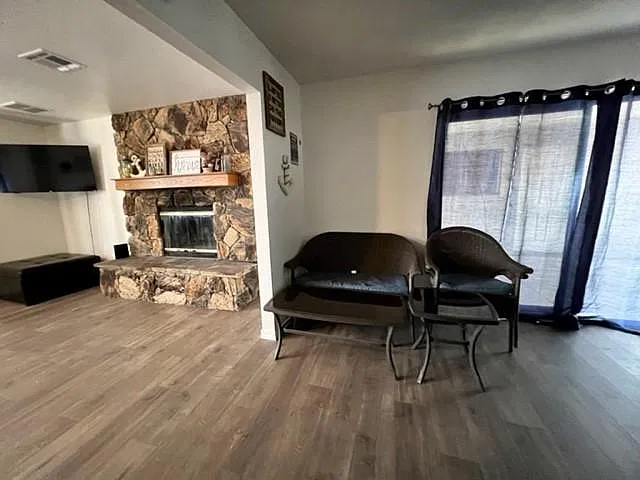 3 bed, 1714 sqft, $1,600 — Photo 4