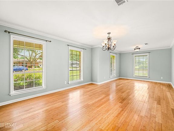 4th image of 1112 Canterbury Dr
