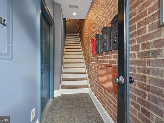 3rd image of 416 A St SE APT 3