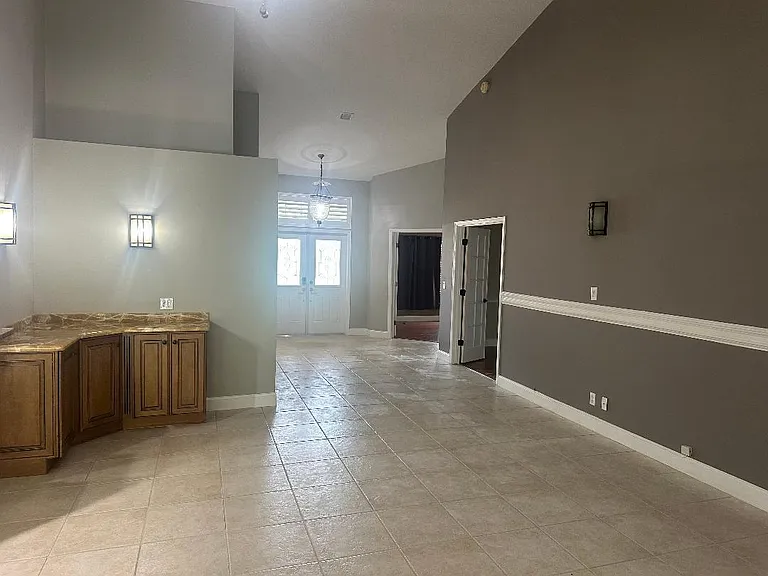 5503 NW 39th Ave — Photo 7