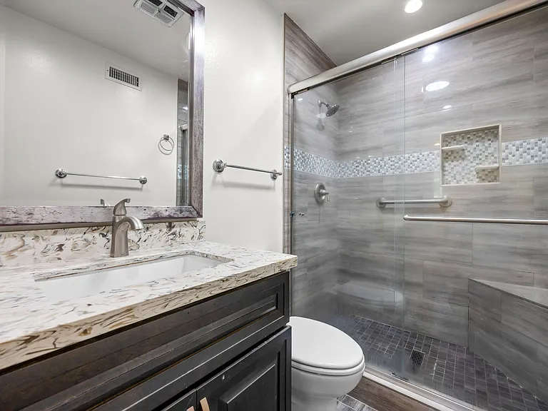 5892 Oak Meadow Dr — Photo 23
