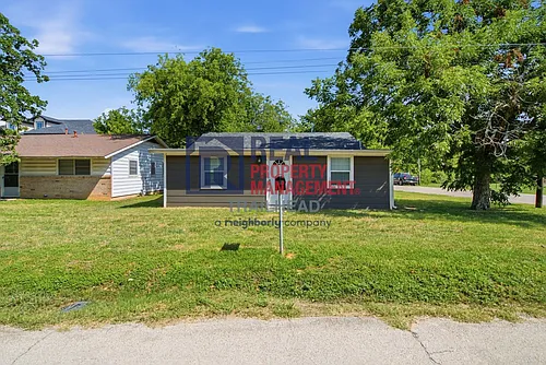 1590 W Long St Photo 1