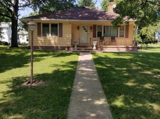 208 W 1st St, Malden, IL 61337