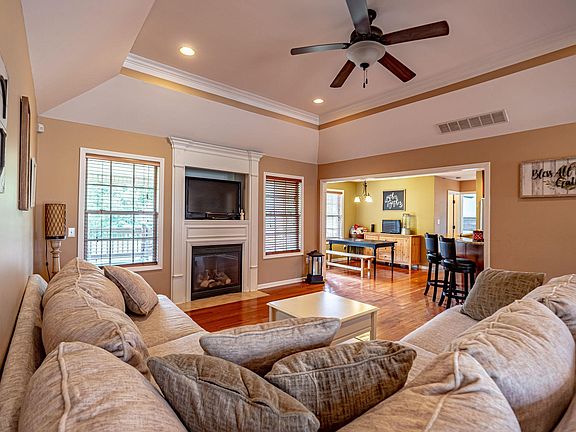 3rd image of 3333 Knob St