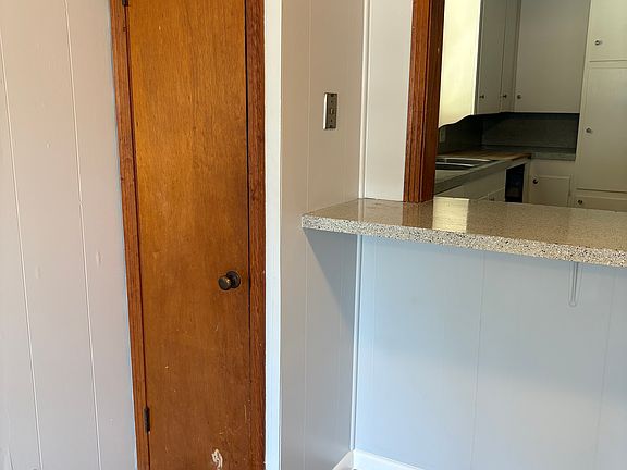5th image of 511 S Jean Dr