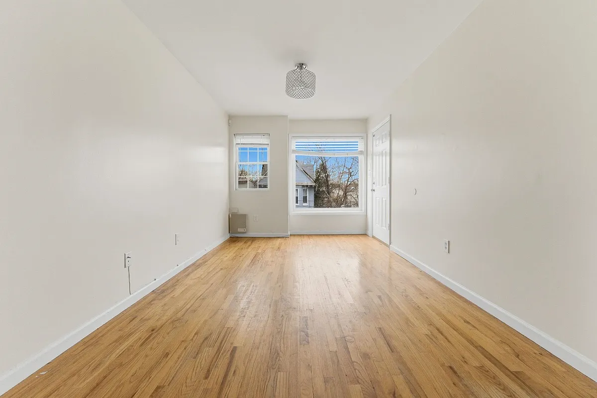 Building Photo - 46 Armstrong Ave #2