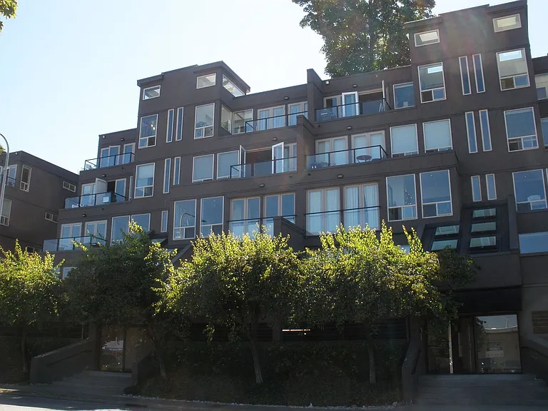 2111 Westlake Ave N #201 — Photo 31
