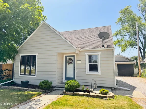 324 E Hull St, Edgerton, OH 43517