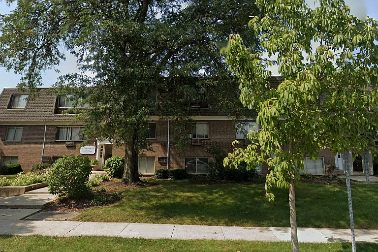 St. Charles Place Properties — Photo 1