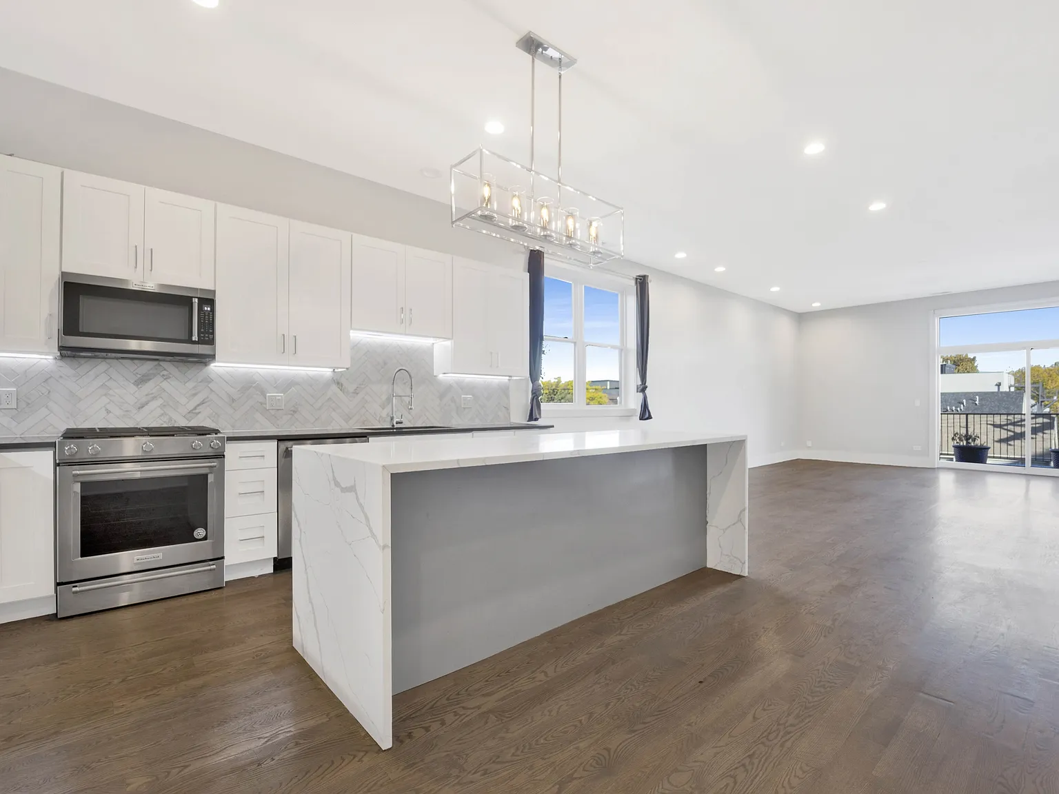 562 West 18th Street - 3W — Photo 1