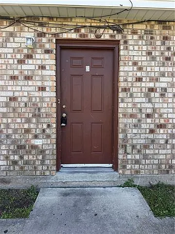2 bed, 1.5 bath, 1304 sqft, $1,250 — Photo 2