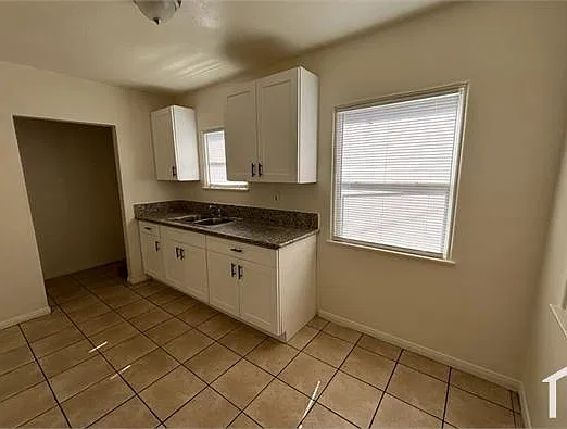 434 W 21st St — Photo 3