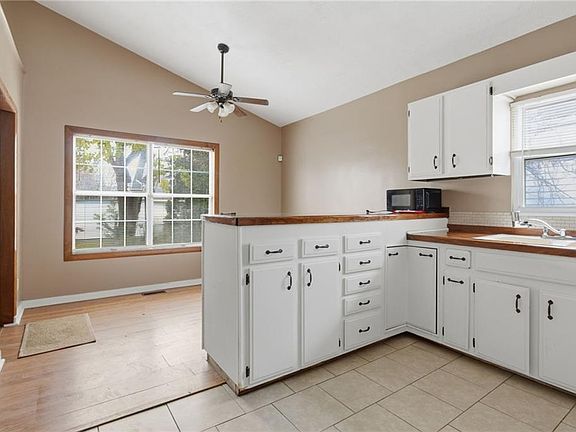 2nd image of 7 Central St