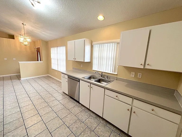 122 Parkview Dr — Photo 15