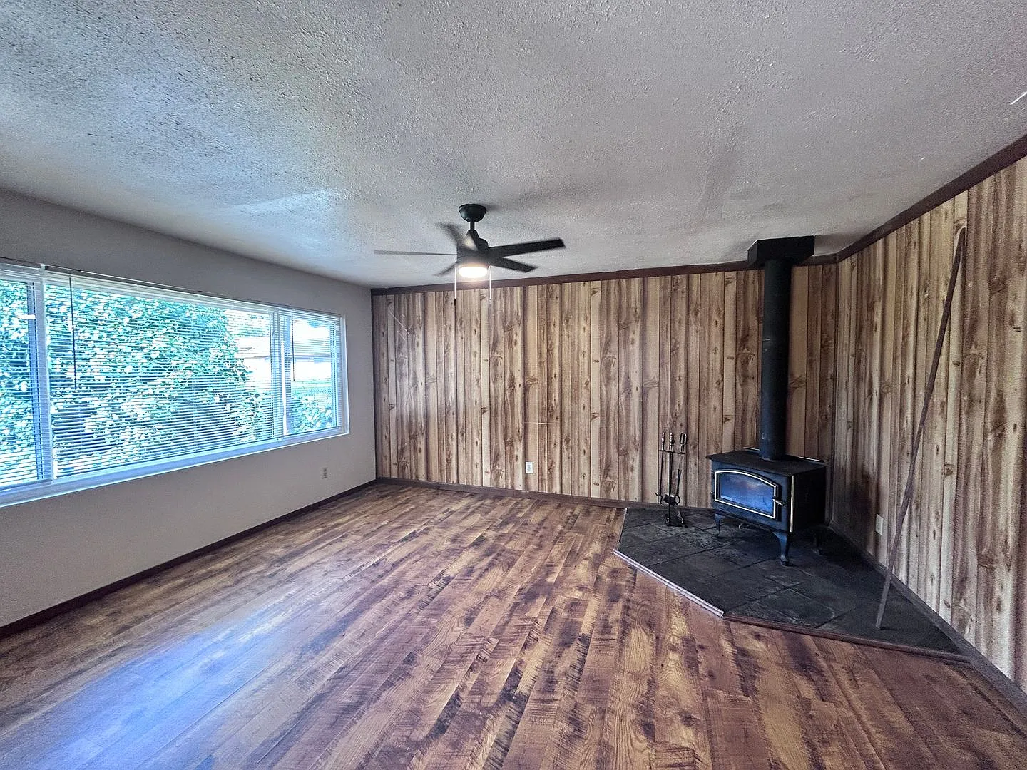 441 Haggin Avenue — Photo 2