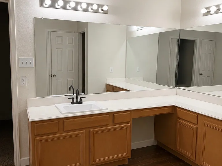 1137 Robin Cir — Photo 12