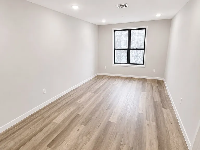 159 12th Ave #303 — Photo 4