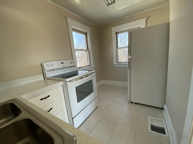 739 Iowa Ave #2 — Photo 11