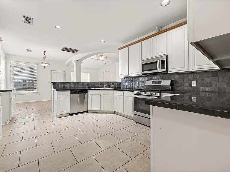 14914 W Bend Dr — Photo 12