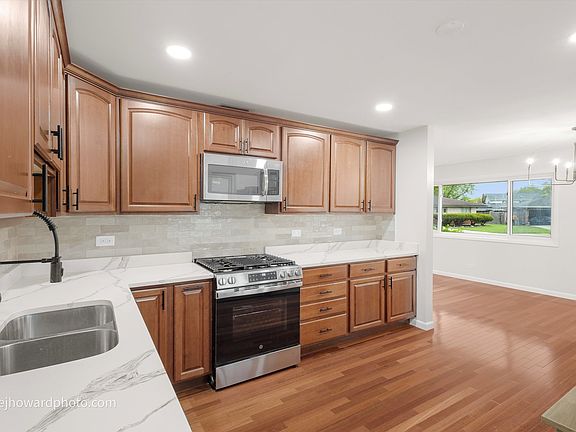 4th image of 431 W Millers Rd
