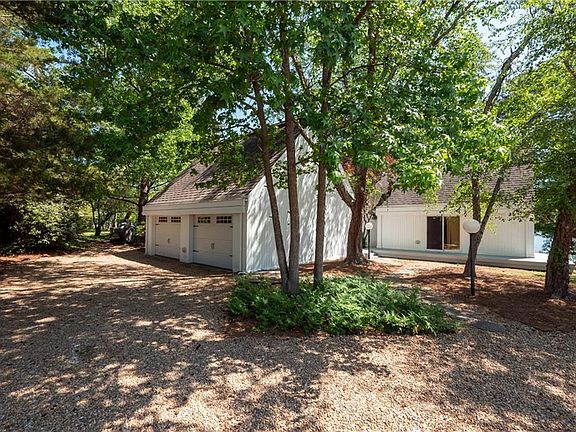 3rd image of 3128 Bray Rd