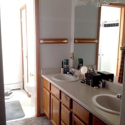 5th image of 581 Eastwood St