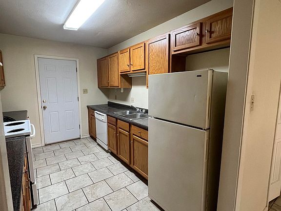 5th image of 3717-371 Elizabeth St