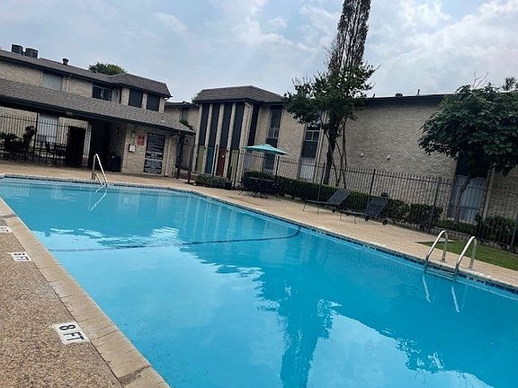 3rd image of 1422 NE Loop 410 APT D4