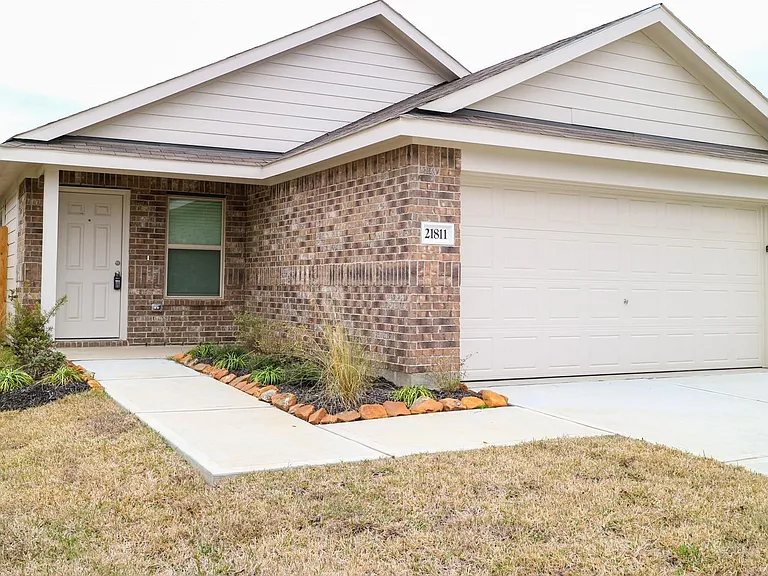 21811 Hickory Springs Ct — Photo 1