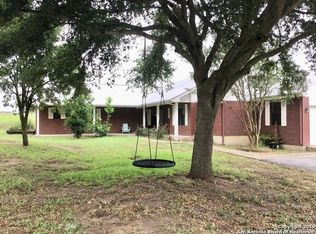 158 Lake View Cir, La Vernia, TX 78121