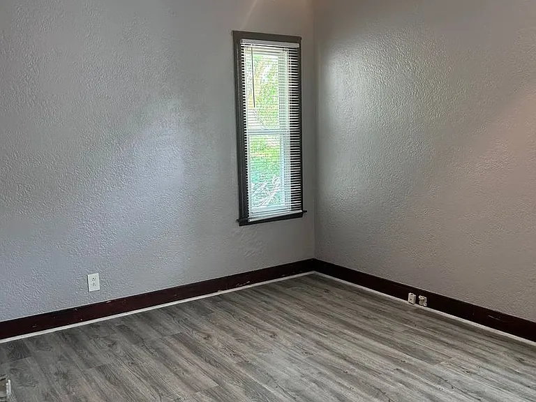63 N Smith St — Photo 8