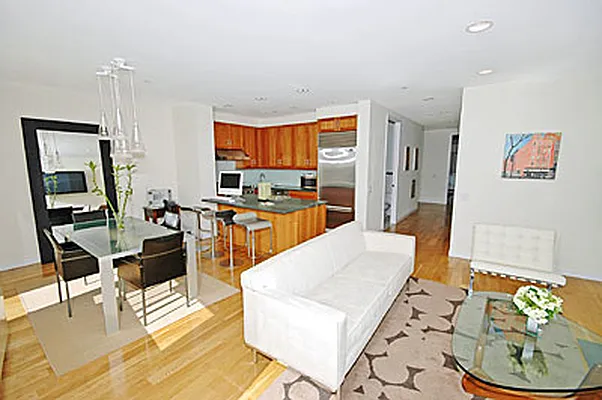 Rented by Veracity NYC LLC | media 22