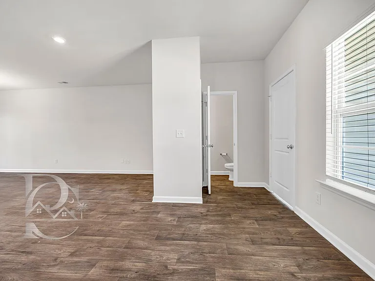 315 High Grove Way — Photo 7