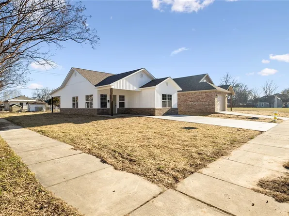 920 N 13th St, Fort Smith, AR 72901