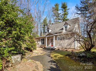 301 Woodbyne Ave, Laurel Park, NC 28739