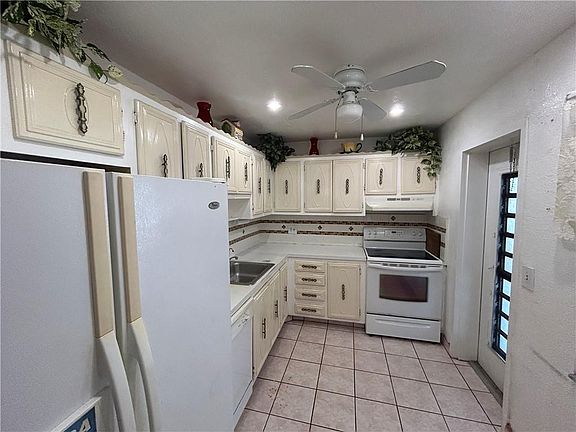 4th image of 4090 NW 42nd Avenue #206