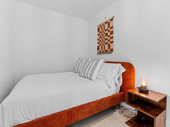 5th image of 1144 SW 4th St APT 7